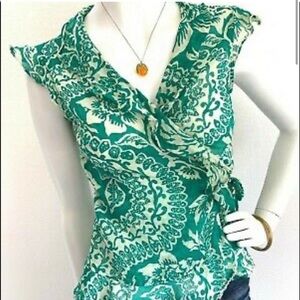 Fei top size 6 green and cream